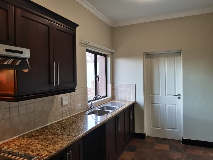 To Let 3 Bedroom Property for Rent in Woodland Hills Free State